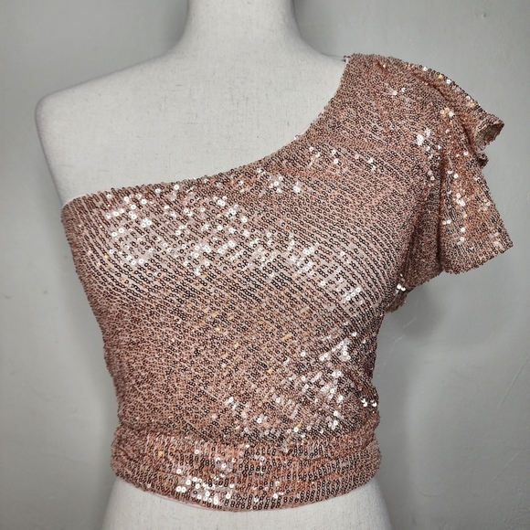 NWT NBD Kash Baby Pink Sequin One Shoulder Top Size Small - Picture 1 of 15